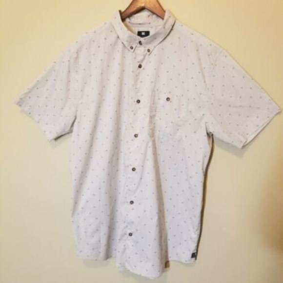 2/$20 NWOT DC | XL Polo Dress Shirt Short Sleeve - Picture 1 of 7